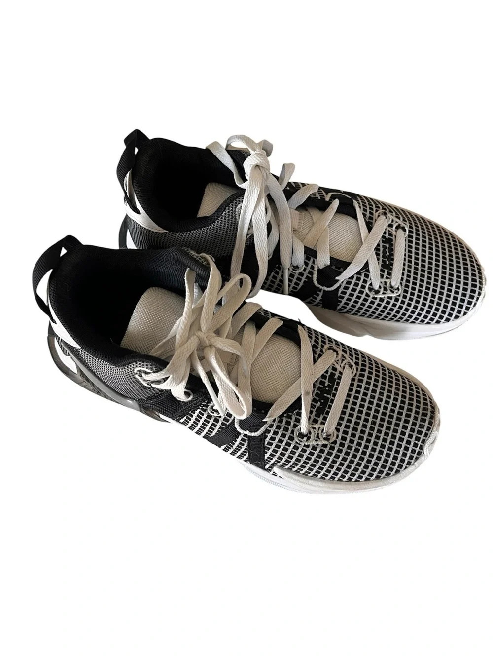 Nike Men’s Lebron Witness 7 Basketball Shoes Size - 7.5  White Silver Black